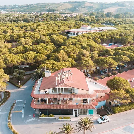Tatil parkı Salinello Village *